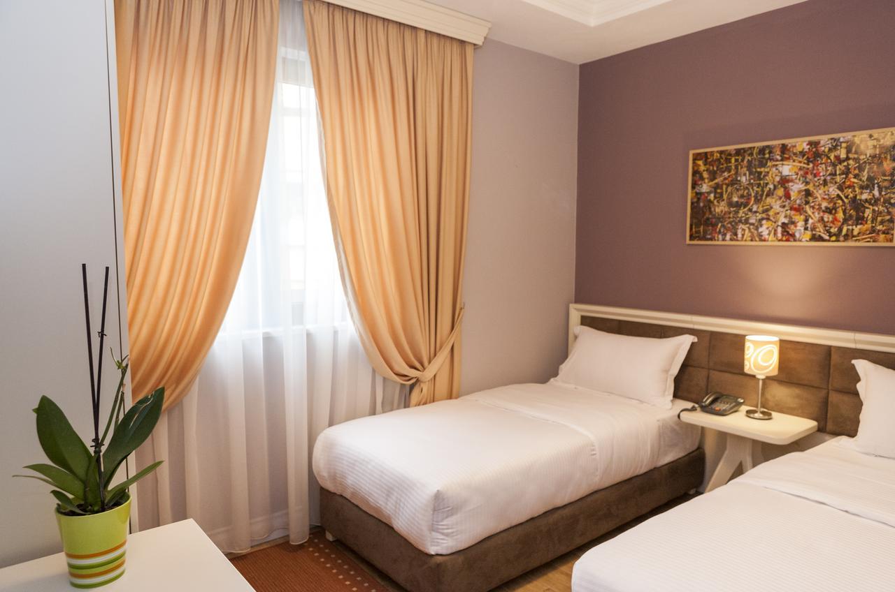 Hotel Villa 22 Tirana Esterno foto